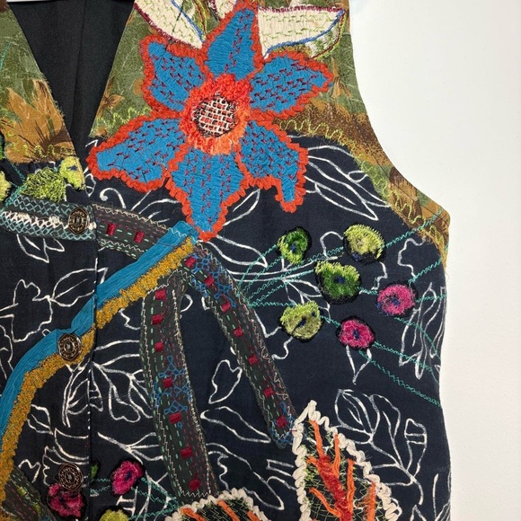 Vintage 90s Chico embroidered black vest with multi-coloured flowers and leaves - Picture 4 of 6